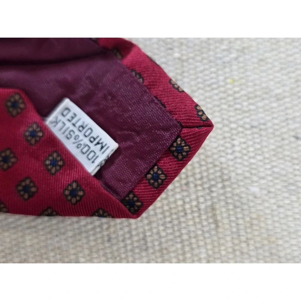 Equus Mens Silk Necktie Burgundy Red Geometric Medallion Pattern Classic Tie